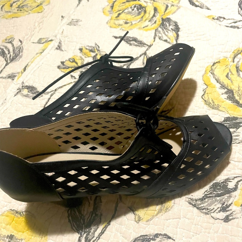 Mod Cloth Chelsea Crew Vintage Heels NWOT!